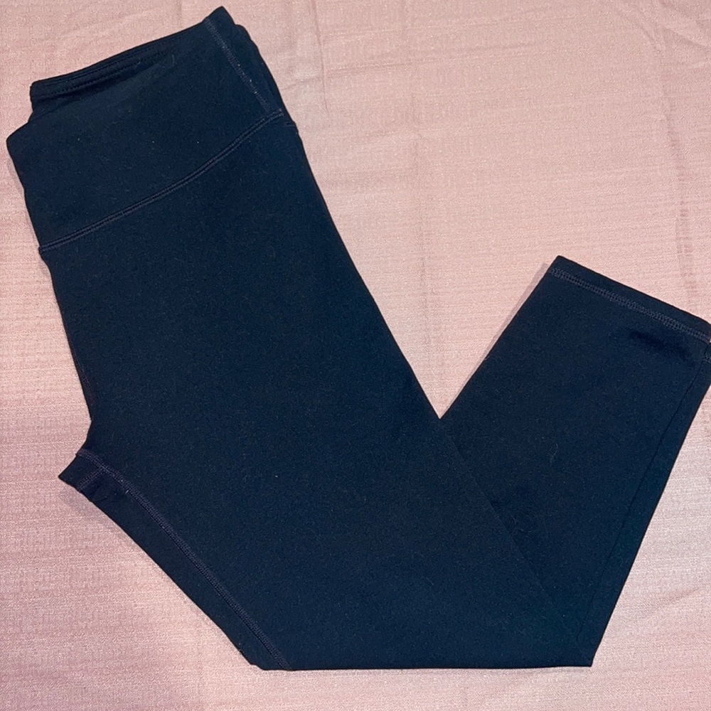 Fabletics plain black cropped leggings